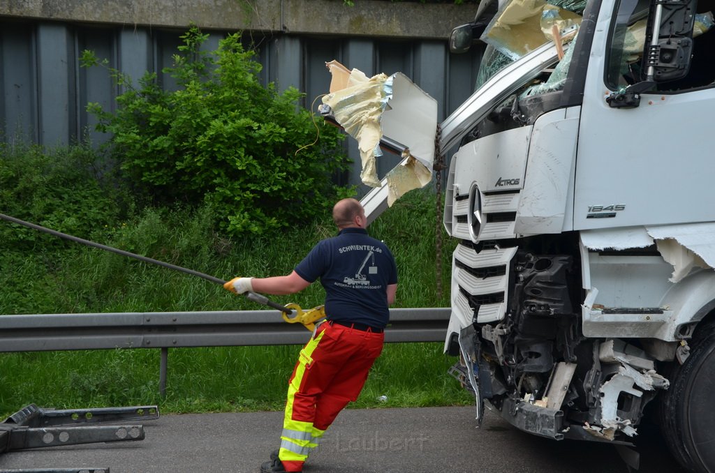 Wieder schwerer VU A 1 Rich Saarbruecken vorm AK Leverkusen P2410.JPG - Miklos Laubert